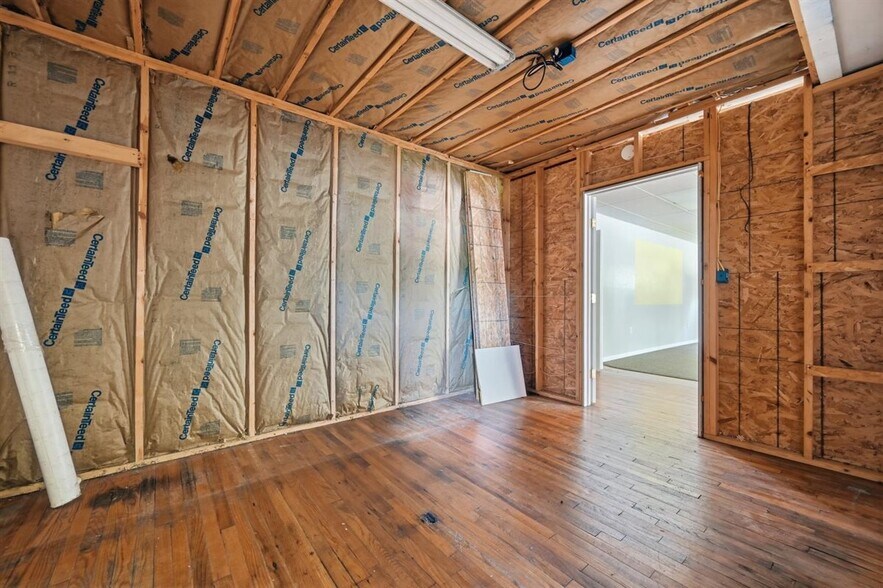 More Photos Of 90 N Franklin St, Pen Argyl Office Residential For Sale