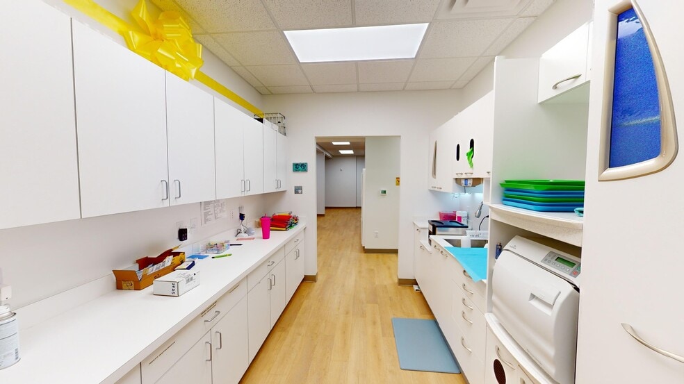 More Photos Of 2241 Fairview Blvd, Fairview Storefront Retail Office For Sale