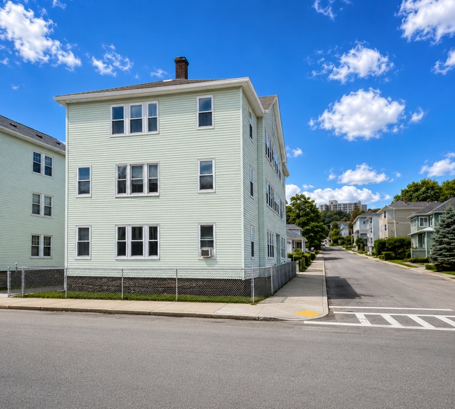 More Photos Of 18 Caprera Rd, Worcester Apartments For Sale