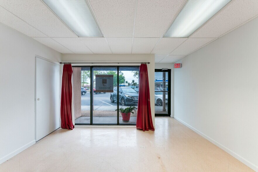 More Photos Of 3623-3650 Webber St, Sarasota Storefront Retail Office For Sale