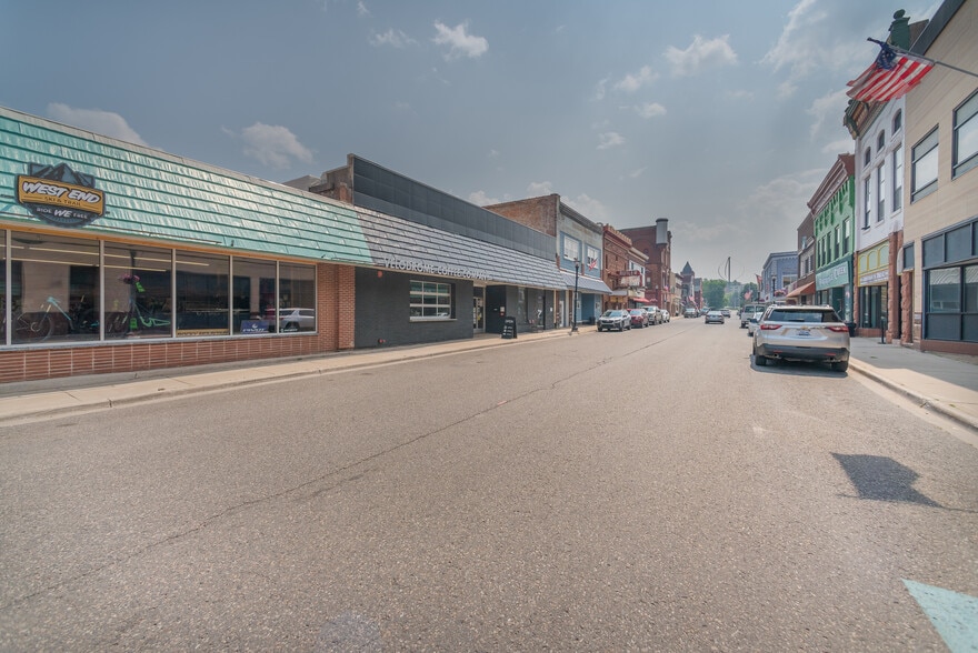 More Photos Of 105 S Main St, Ishpeming Restaurant For Sale