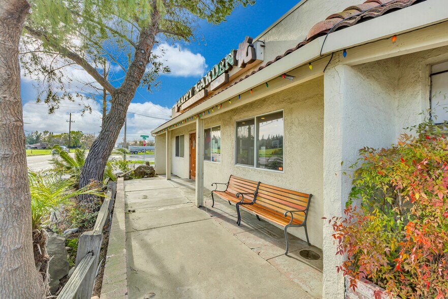 More Photos Of 9010 Grant Line Rd, Elk Grove Bar For Sale