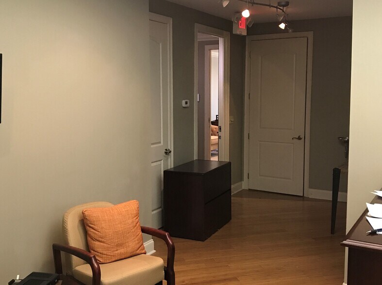 More Photos Of 9033 Garden Arbor Dr, Germantown Office For Sale