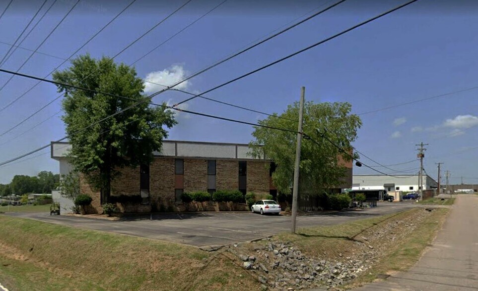 More Photos Of 925 Industrial Dr, Old Hickory Office For Lease