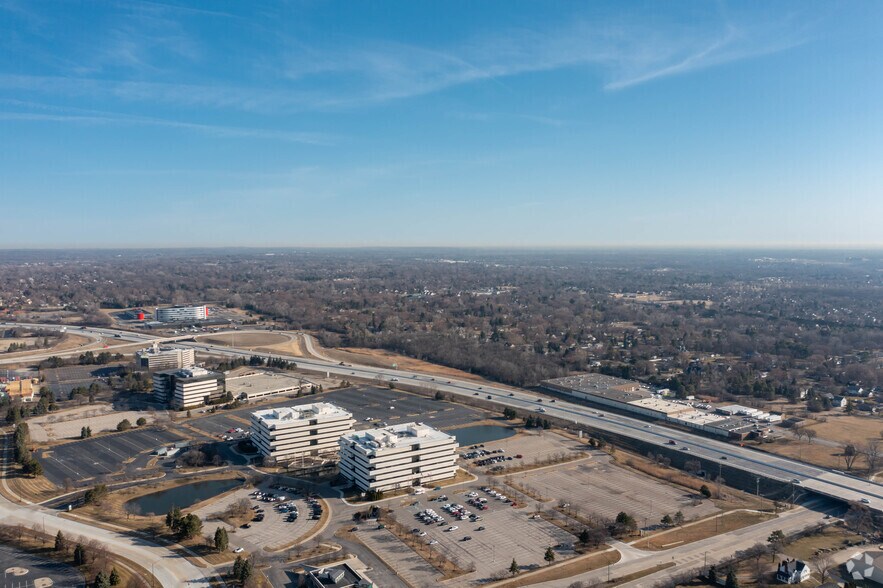 More Photos Of 700 Tower Dr, Troy Office For Lease