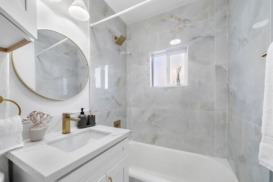 More Photos Of 5738 Meade Ave, San Diego Apartments For Sale