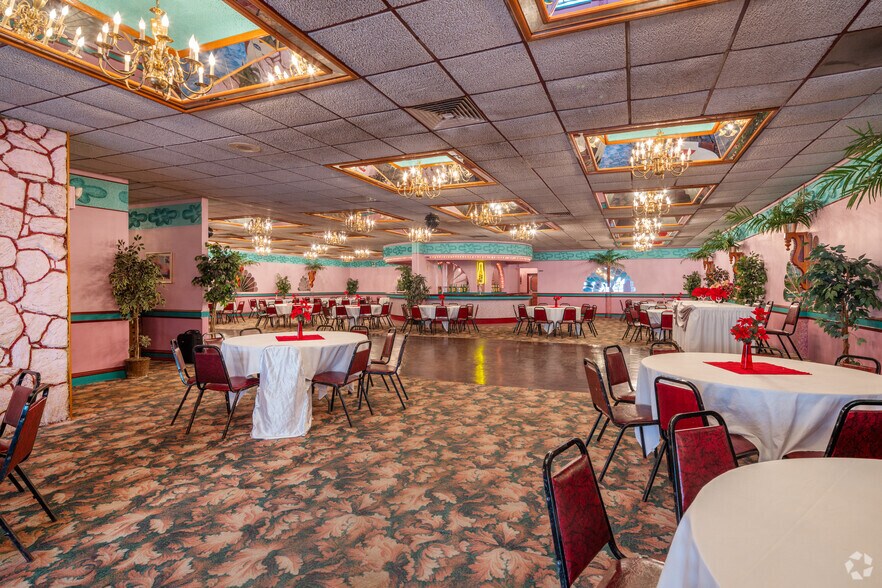 More Photos Of 6071 S Archer Ave, Chicago Restaurant For Sale