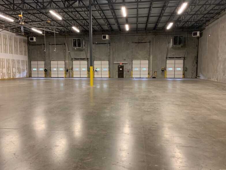 More Photos Of 5551 Parkwest Dr, Bessemer Distribution For Lease