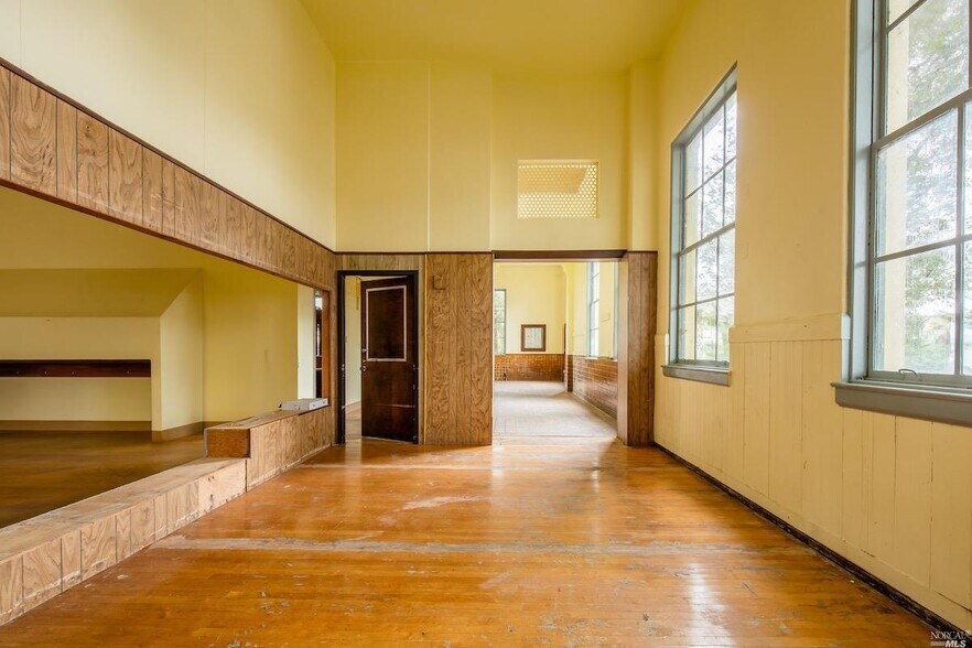 More Photos Of 224 N Oak St, Ukiah Office Residential For Lease