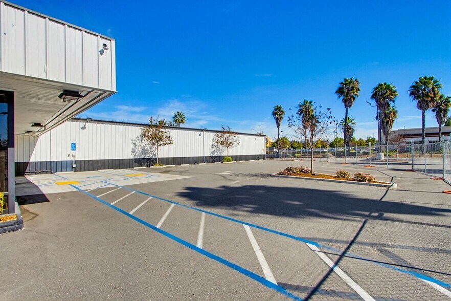 More Photos Of 760-762 W Mission Ave, Escondido Auto Repair For Lease
