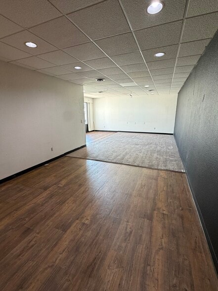 More Photos Of 1361-1365 Velp Ave, Green Bay Storefront Retail Office For Lease