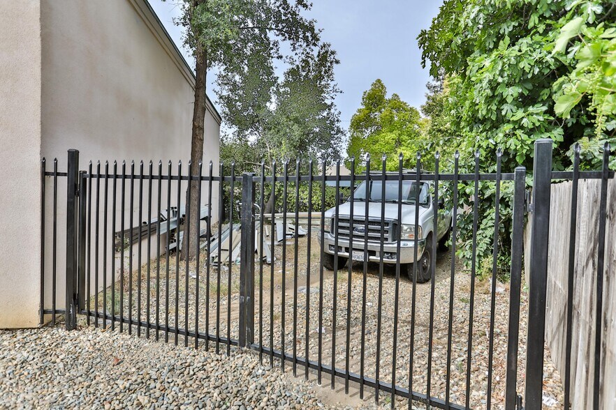 More Photos Of 209 Harding Blvd, Roseville Loft Creative Space For Lease