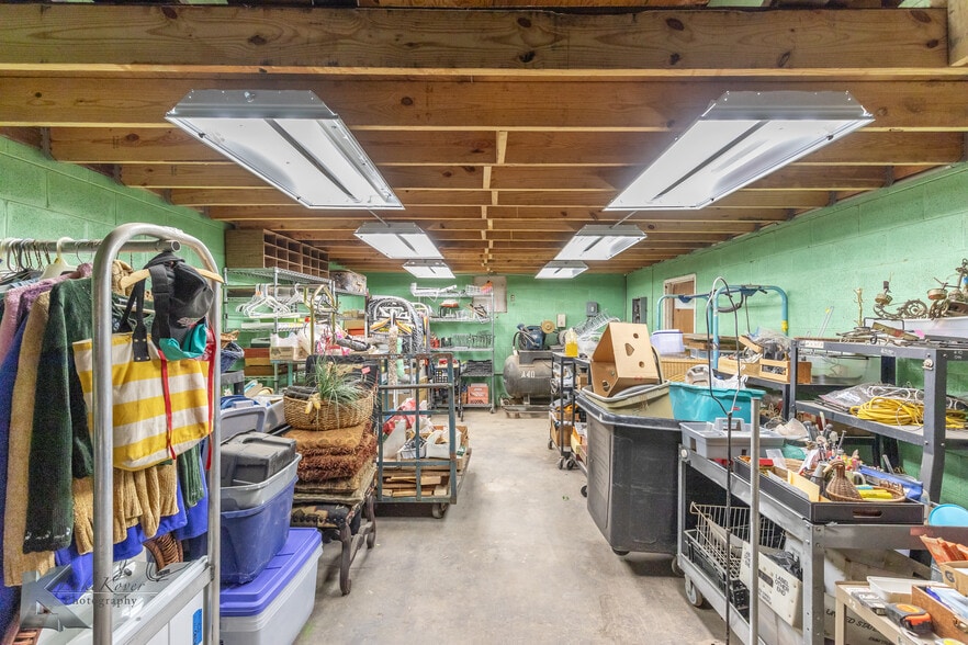 More Photos Of 1901 Cottonwood St, Abilene Industrial For Sale