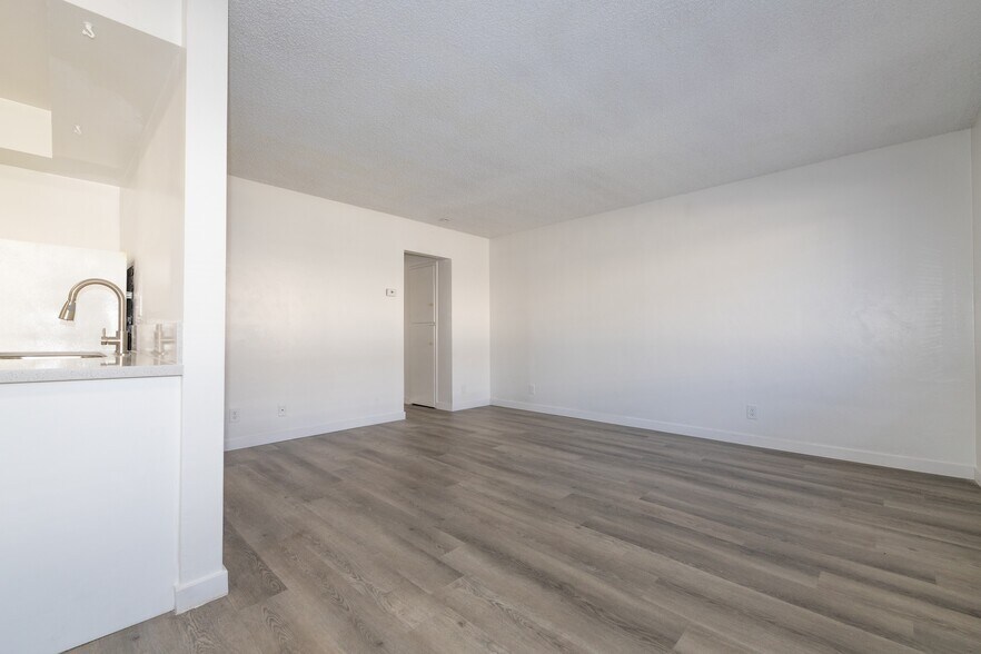 More Photos Of 2630 Sherwood St, Las Vegas Apartments For Sale