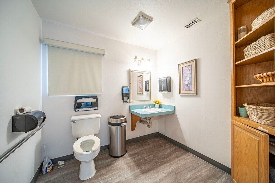 More Photos Of 315 E Route 66, Glendora Healthcare For Lease