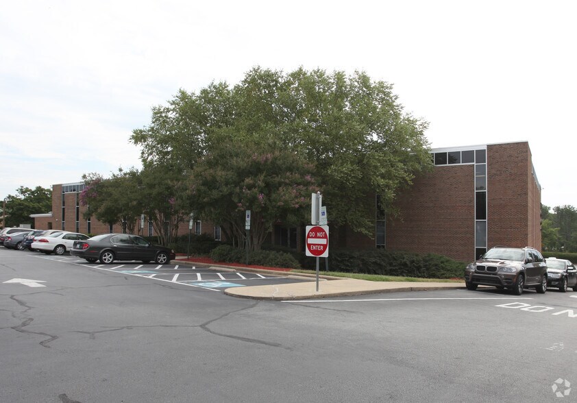 More Photos Of 2634 Durham Chapel Hill Blvd, Durham Office For Lease