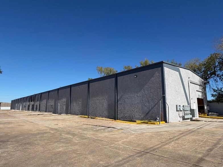 Primary Photo Of 5901 Allday Dr, Houston Warehouse For Lease