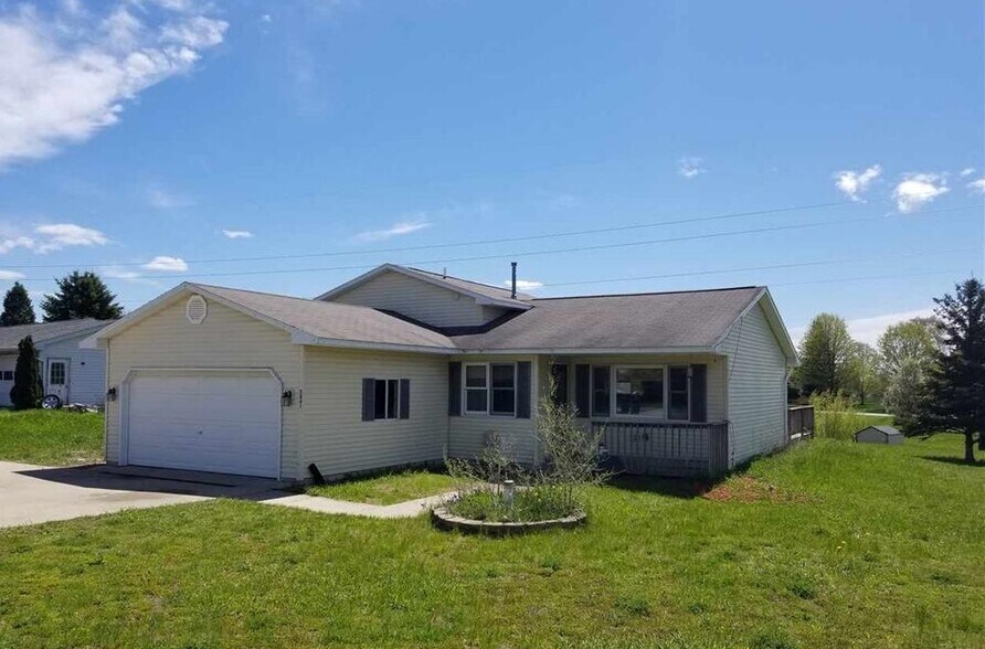 More Photos Of 829 E Eighth St, Traverse City Apartments For Sale