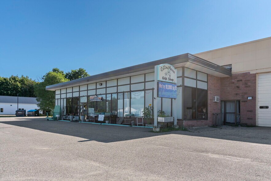 More Photos Of 777-785 Main St, Lewiston Warehouse For Lease