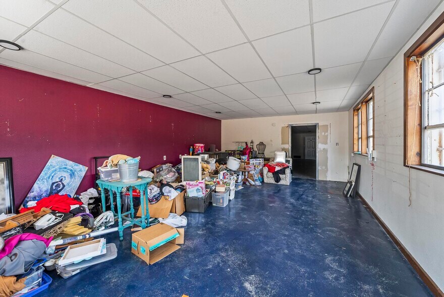 More Photos Of 909-911 Milton Rd, Alton Flex For Sale