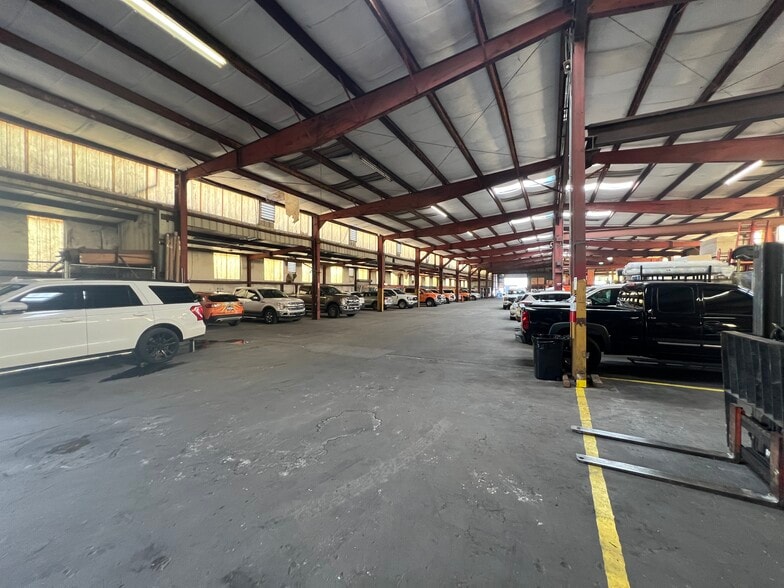 More Photos Of 5208 St Paul St, Tampa Industrial For Sale