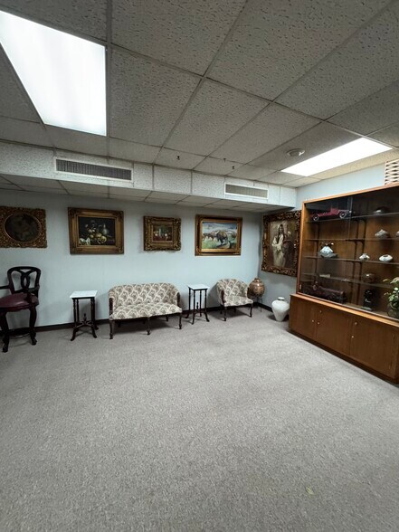 More Photos Of 8716 SE 15th St, Oklahoma City Distribution For Sale