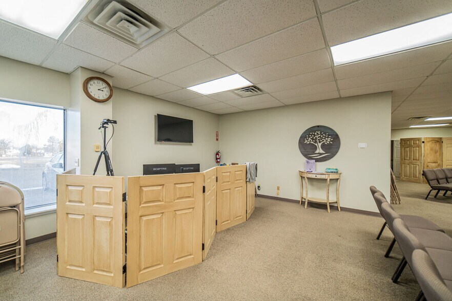 More Photos Of 3530 Park Plaza Rd, Paducah Flex For Lease