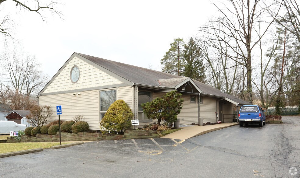 Primary Photo Of 4589 Kenny Rd, Columbus Office For Lease