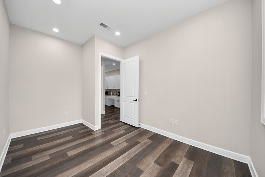 More Photos Of 2035 N Mason Rd, Katy Medical For Lease