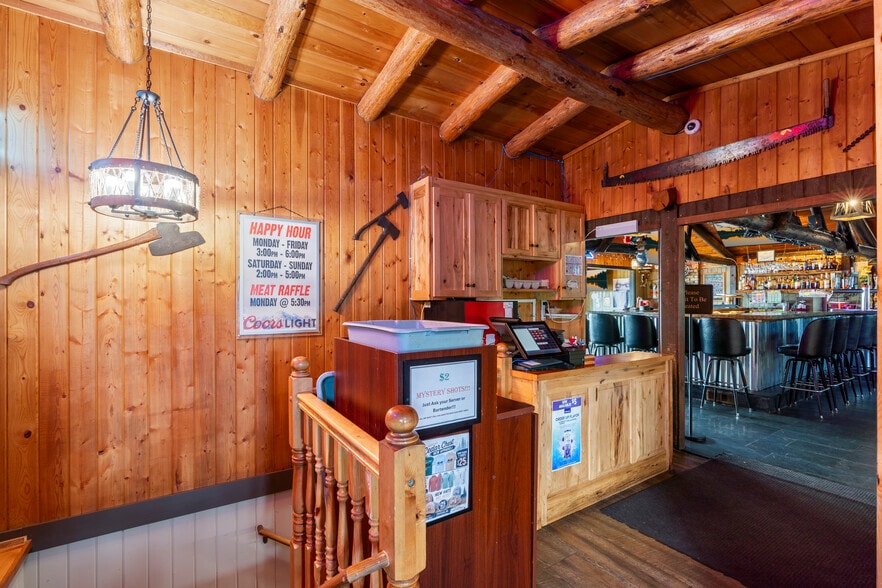 More Photos Of 33350 County Road 3, Crosslake Restaurant For Sale