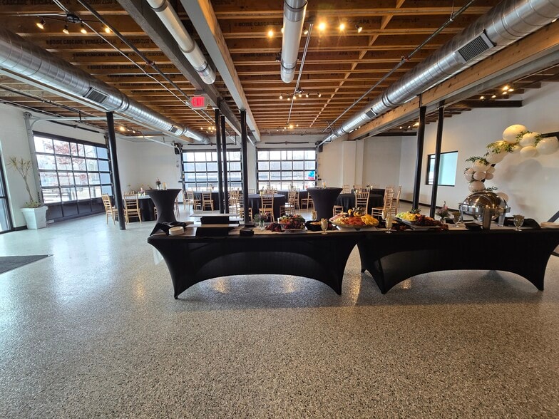 More Photos Of 125 E State St, Cherry Valley Restaurant For Lease