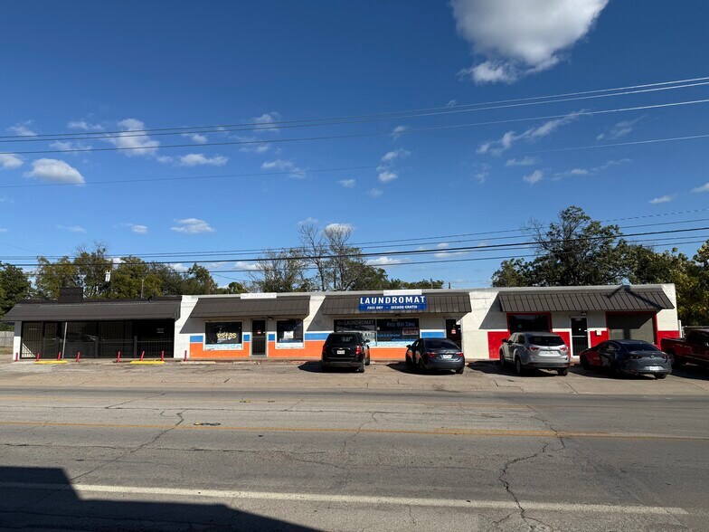 More Photos Of 1006-1012 N Sylvania Ave, Fort Worth Storefront For Lease