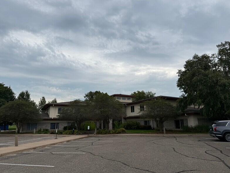 More Photos Of 1477 S Knowles Ave, New Richmond Medical For Lease