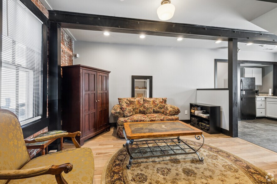 More Photos Of 39 E Main St, Marlton Office Residential For Lease