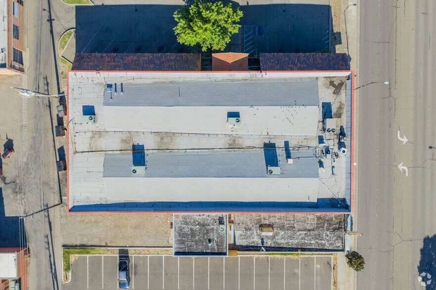 More Photos Of 130 W 11th St, Tracy General Retail For Lease