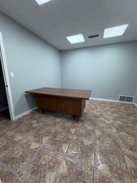 More Photos Of 555 Parque Dr, Ormond Beach Coworking Space