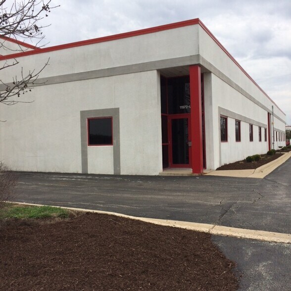 More Photos Of 11902-11940 Oak Creek Pky, Huntley Flex For Sale