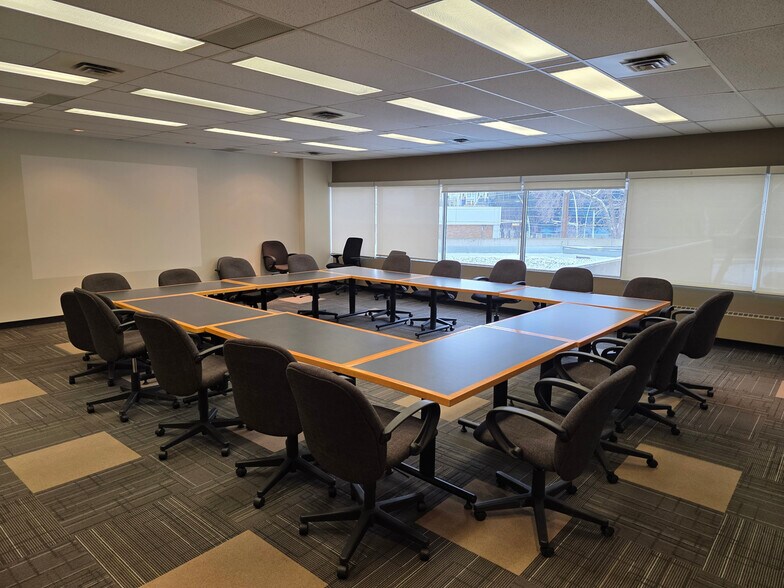 More Photos Of 10050 112 St NW, Edmonton Office For Lease