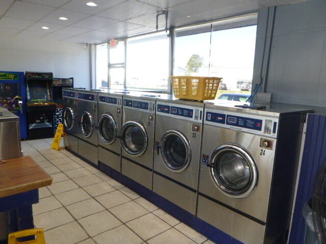 More Photos Of 1950 N Main St, Summerville Convenience Store For Sale