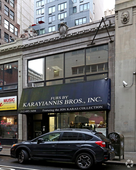 Primary Photo Of 222 W 30th St, New York Storefront Retail Office For Lease