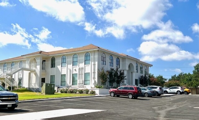 Primary Photo Of 1150 Lakeway Dr, Lakeway Office Residential For Lease
