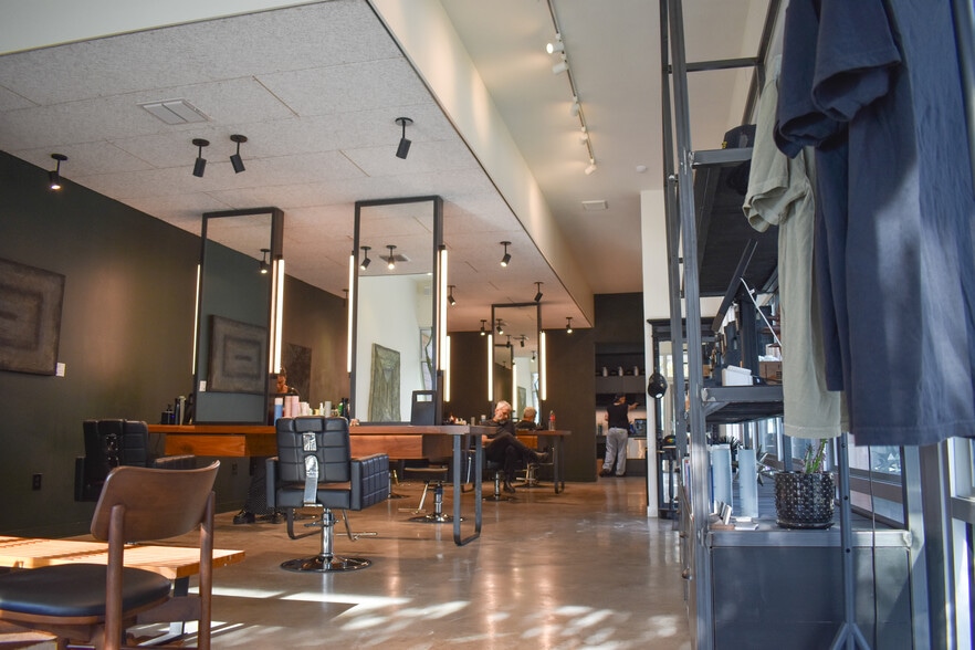 More Photos Of 1632 S 1st St, Austin Office For Lease