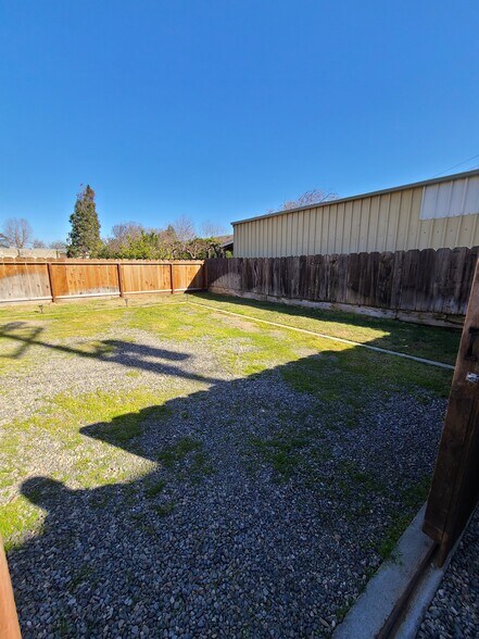 More Photos Of 4624 Main St, Denair Storefront Retail Residential For Sale