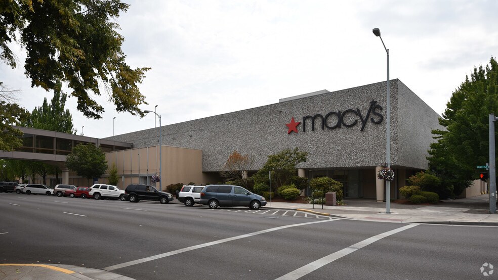 More Photos Of 400 High St NE, Salem Department Store For Sale