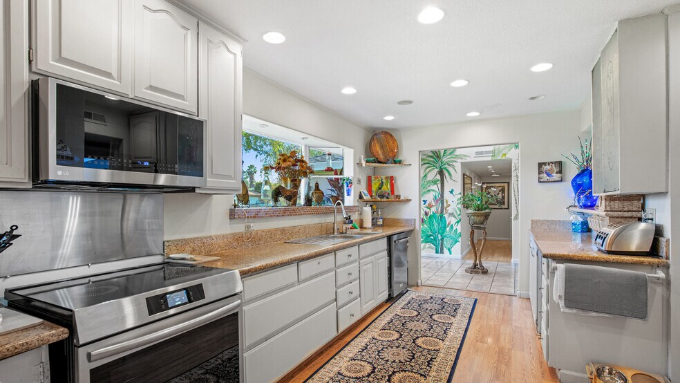 More Photos Of 1403 Rowena Way, Sacramento Specialty For Sale