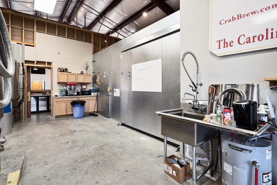 More Photos Of 4810 Long Beach Rd SE, Southport General Retail For Sale