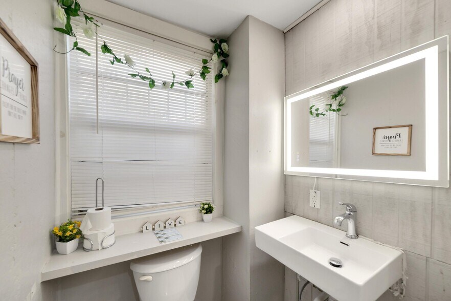More Photos Of 4209 N 14th St, Tampa Multifamily For Sale