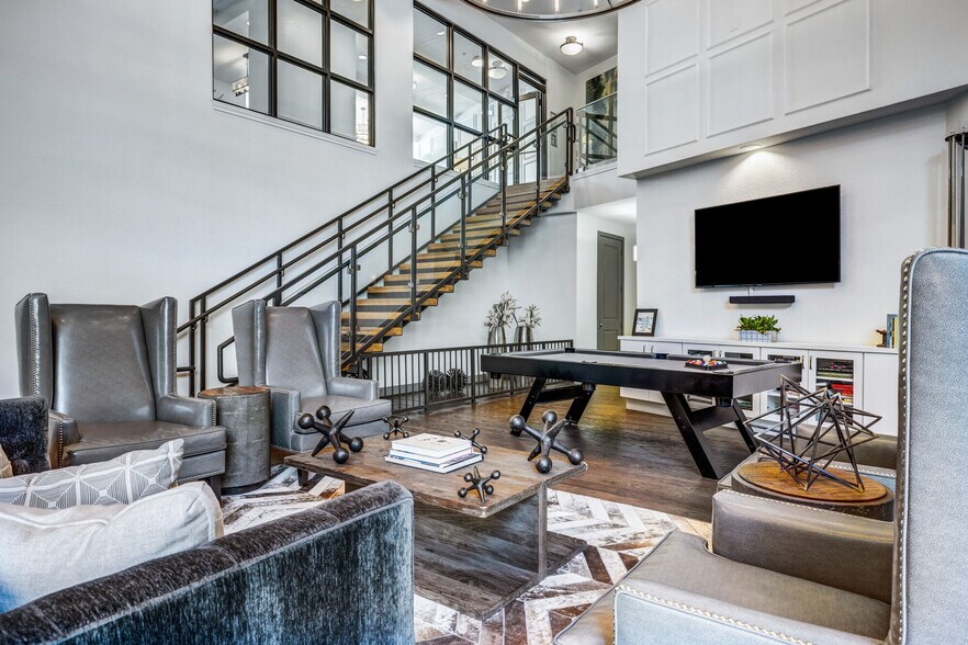 More Photos Of 403 E Koenig Ln, Austin Apartments For Lease