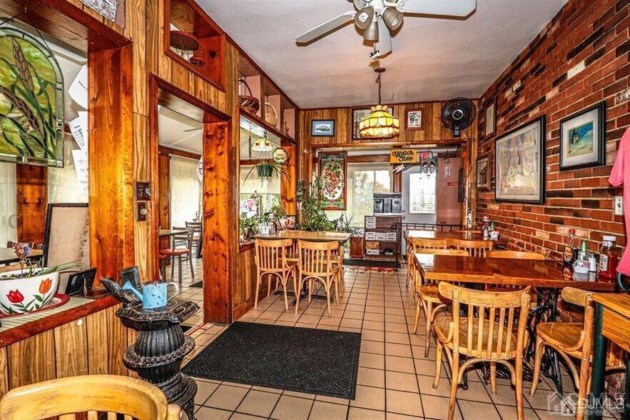 More Photos Of 36 John Ringo Rd, Ringoes Restaurant For Lease