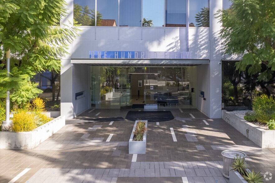 More Photos Of 150 S Los Robles Ave, Pasadena Office For Lease